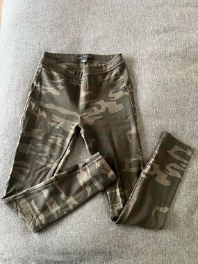Sanctuary Olive Camo Stretch Jeggings
